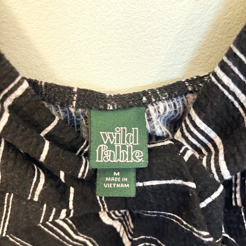 Wild Fable stripped romper! Black and white vertical strips with cute cut out - Picture 2 of 2